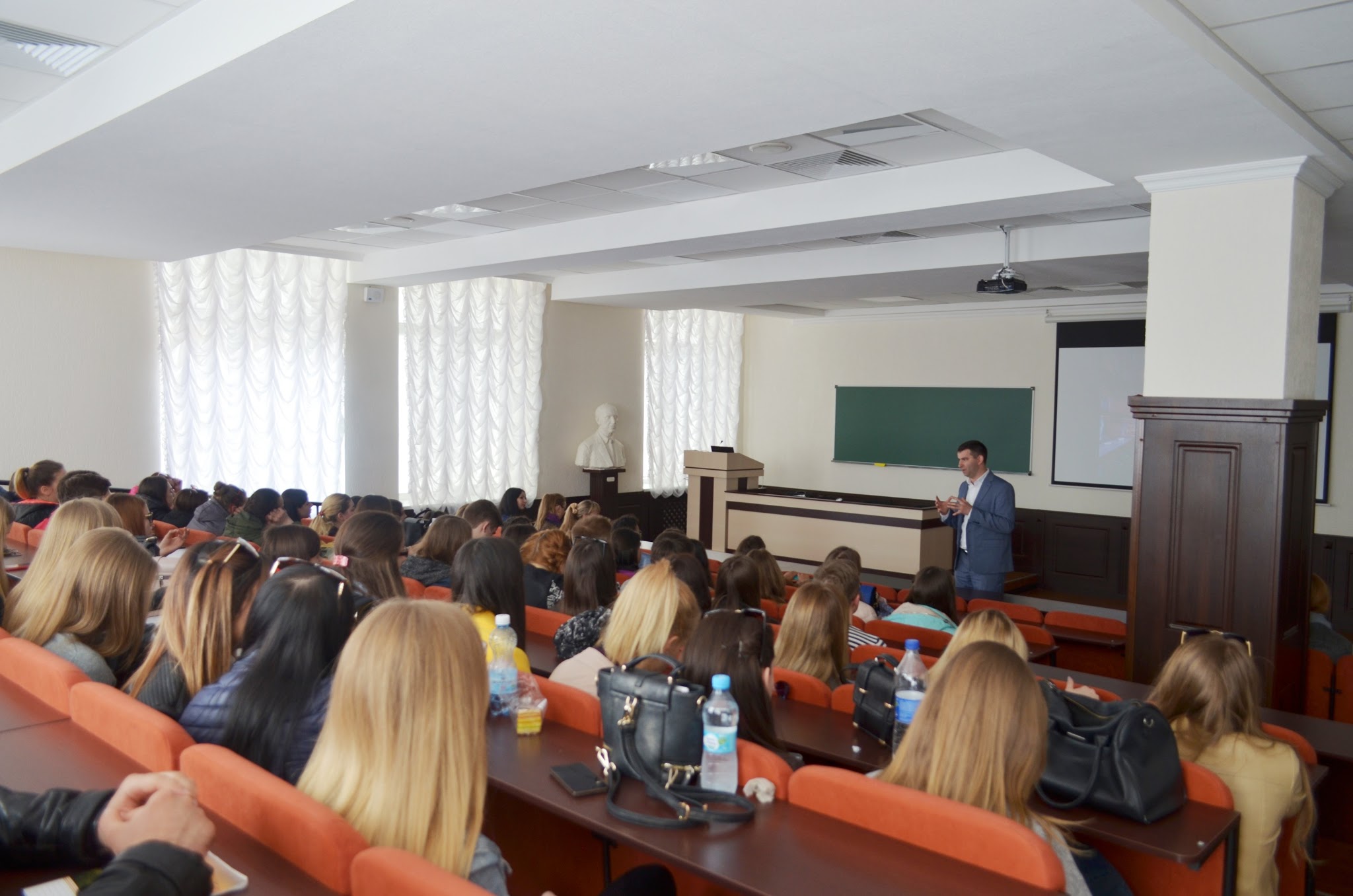Навчальні сети і мікси: воркшоп від EPAM та майстер-клас від FOZZY GROUP