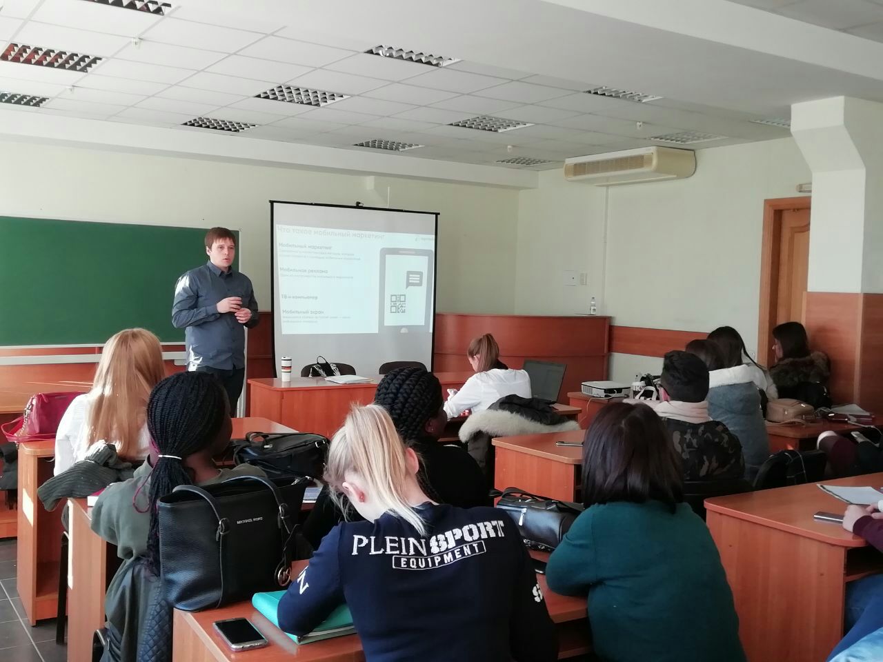Лекція «Мобільний маркетинг: розвиток галузі і її специфіка» від “Tapmedia”